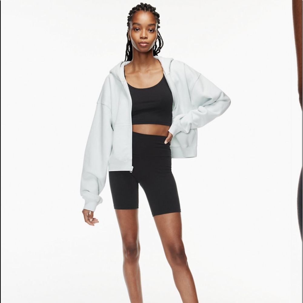 ARITZIA SET! TNA CHILL atmosphere high rise 7” shorts (SET)